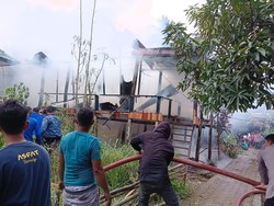 Rumah Panggung di Bone Ludes Terbakar usai Ditinggal Pemilik