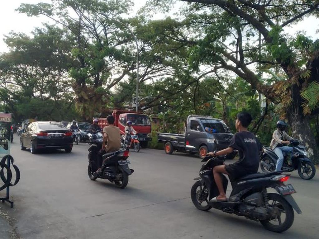 Dishub Gandeng PD Parkir Pantau Tumpukan Kendaraan di Jalan Abdesir Makassar