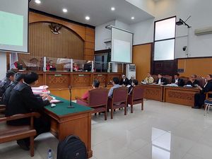 Saksi: M Kace Minta Maaf-Minta Tolong ke Irjen Napoleon Usai Dilumuri Tinja Saksi: M Kace Minta Maaf-Minta Tolong ke Irjen Napoleon Usai Dilumuri Tinja