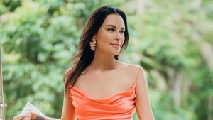 7 Gaya Sophia Latjuba di Pemotretan Terbaru, Bak ABG Pakai Dress Seksi