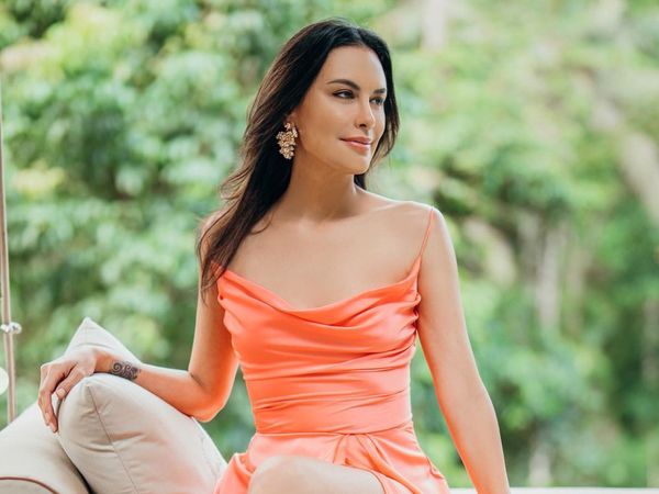 7 Gaya Sophia Latjuba di Pemotretan Terbaru, Bak ABG Pakai Dress Seksi