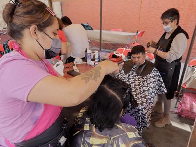 Tukang Cukur Wanita di Meksiko Gratiskan Pangkas Rambut, Ada Apa?