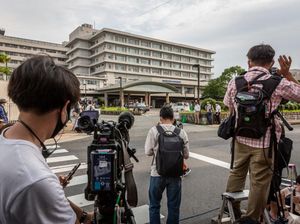 Terkini! Suasana RS Usai Shinzo Abe Dinyatakan Meninggal Terkini! Suasana RS Usai Shinzo Abe Dinyatakan Meninggal