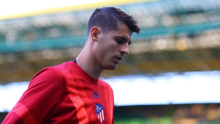 LISBON, PORTUGAL - AUGUST 13: Alvaro Morata of Atletico de Madrid looks on prior to the UEFA Champions League Quarter Final match between RB Leipzig and Club Atletico de Madrid at Estadio Jose Alvalade on August 13, 2020 in Lisbon, Portugal. (Photo by Julian Finney - UEFA/UEFA via Getty Images)