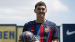 Galeri Foto: Baru Gabung, Christensen Langsung Cium Lambang Barcelona