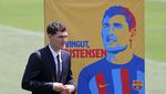 Galeri Foto: Baru Gabung, Christensen Langsung Cium Lambang Barcelona