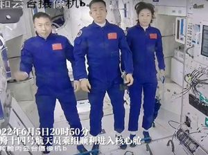 3 Astronaut China Mendarat di Bumi 3 Astronaut China Mendarat di Bumi