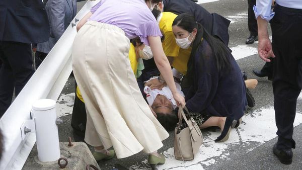 Detik-detik Mencekam Penembakan Eks PM Jepang Shinzo Abe