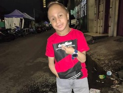 Air Mata Kerabat Antarkan Dicky Topan ke Peristirahatan Terakhir