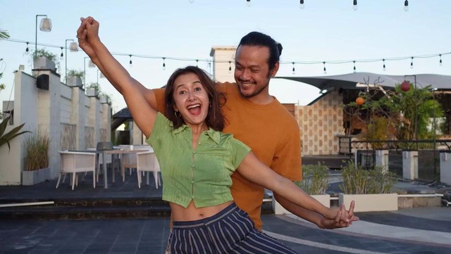 Kabar Terkini Artis dari InsertLive : Terpopuler: Widi Mulia dan Dwi Sasono Hidup Irit vs Kabar Terbaru Lutfiana Ulfa