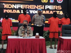 Buntut Kerusuhan Babarsari, 4 Orang Tersangka Ditahan! Buntut Kerusuhan Babarsari, 4 Orang Tersangka Ditahan!