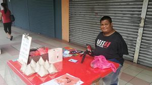 Gigih! Potret 10 Penjual Makanan Tunanetra hingga Tak Punya Tangan