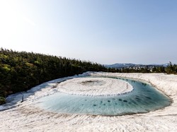 Duh! Ulah Turis Nakal Bikin Rusak Fenomena Mata Naga di Jepang