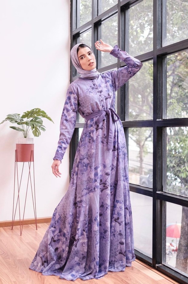 Inspirasi outfit Sabrina dengan gamis/Foto: Instagram.com/sabrinachairunnisa_