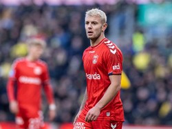 Jack Wilshere Gantung Sepatu