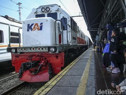 Mulai Hari Ini, Penumpang KA 18 Tahun ke Atas Belum Booster Wajib PCR