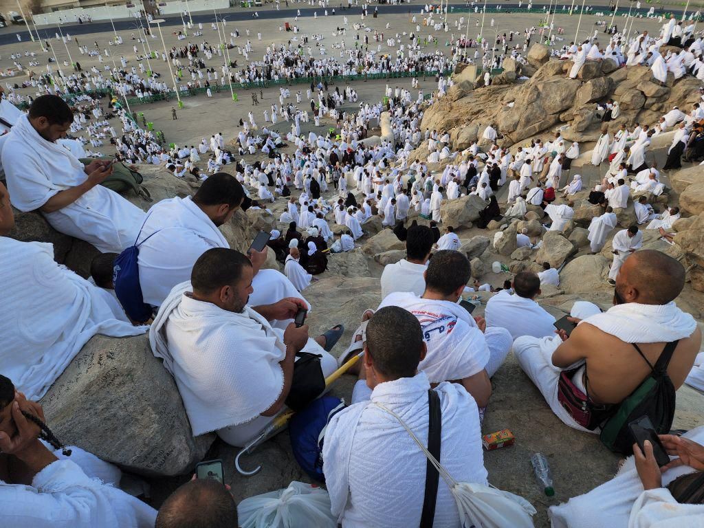 Jemaah Haji Padati Jabal Rahmah, Begini Suasananya Jemaah Haji Padati Jabal Rahmah, Begini Suasananya