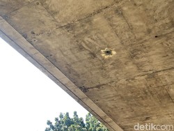 Jalan Layang KA di Metropole Jakpus Masih Bocor dan Teteskan Air