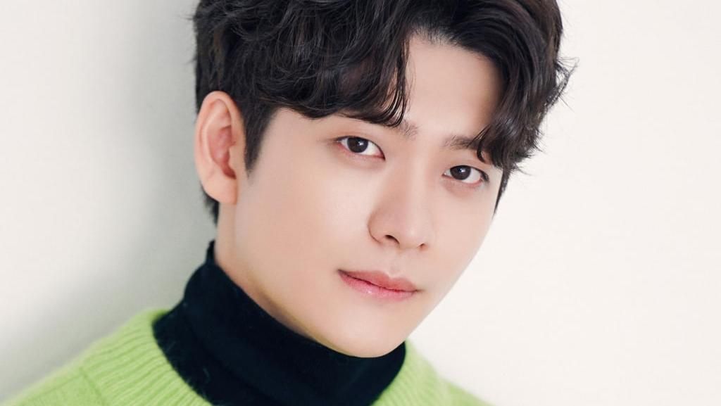 Pesona Kang Tae Oh Extraordinary Attorney Woo yang Bikin Meleyot Pesona Kang Tae Oh Extraordinary Attorney Woo yang Bikin Meleyot