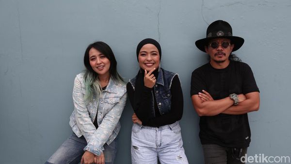 Potret Kompak Kotak yang Ingin Bertiga Selamanya