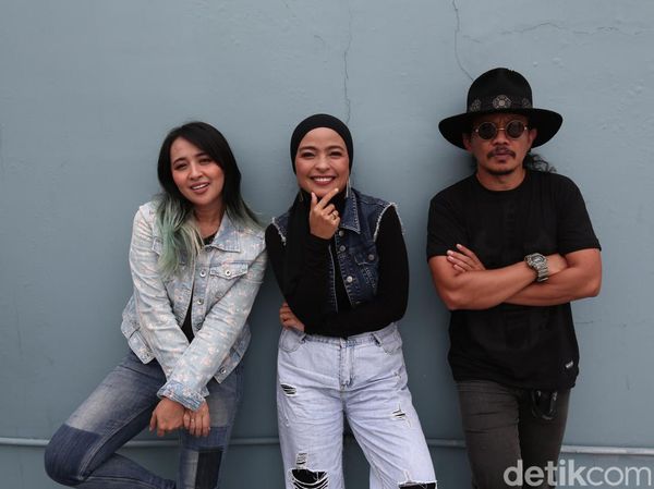 Potret Kompak Kotak yang Ingin Bertiga Selamanya
