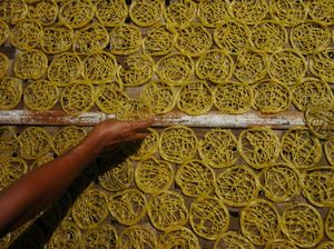Kriuk Gurih Mi Krupuk Tegal Dimulai dari Sini Kriuk Gurih Mi Krupuk Tegal Dimulai dari Sini