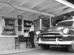 10 Tampilan Layanan Drive-Thru di Restoran Jadul, Ada Sejak 1957! 10 Tampilan Layanan Drive-Thru di Restoran Jadul, Ada Sejak 1957!