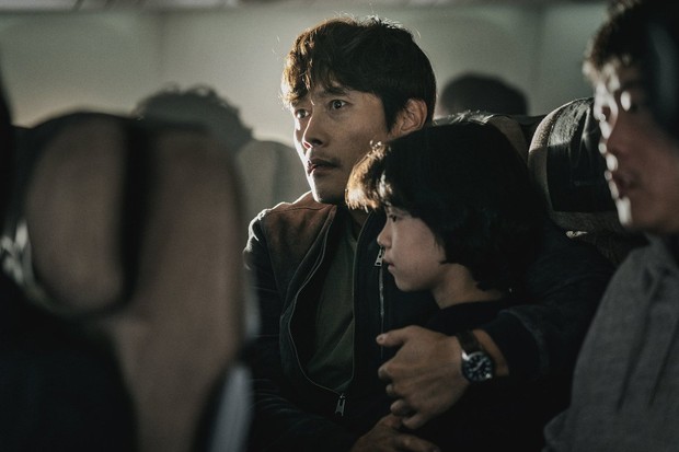 Lee Byung Han dalam film Emergency Declaration/Foto: soompi Lee Byung Han dalam film Emergency Declaration