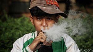 Mengasapi Ibukota dengan Gaya, Sisi Lain Serbuan ABG Pinggiran Jakarta