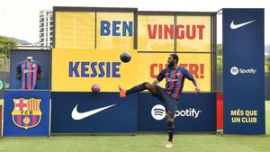 Momen Franck Kessie Saat Dikenalkan Jadi Pemain Baru Barcelona