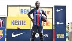 Momen Franck Kessie Saat Dikenalkan Jadi Pemain Baru Barcelona