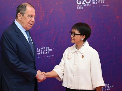 Momen Menlu Rusia Diteriaki soal Perang saat Bertemu Retno Marsudi