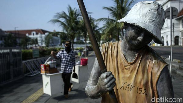 Duh... Patung di Kota Tua Jakarta Kurang Perawatan
