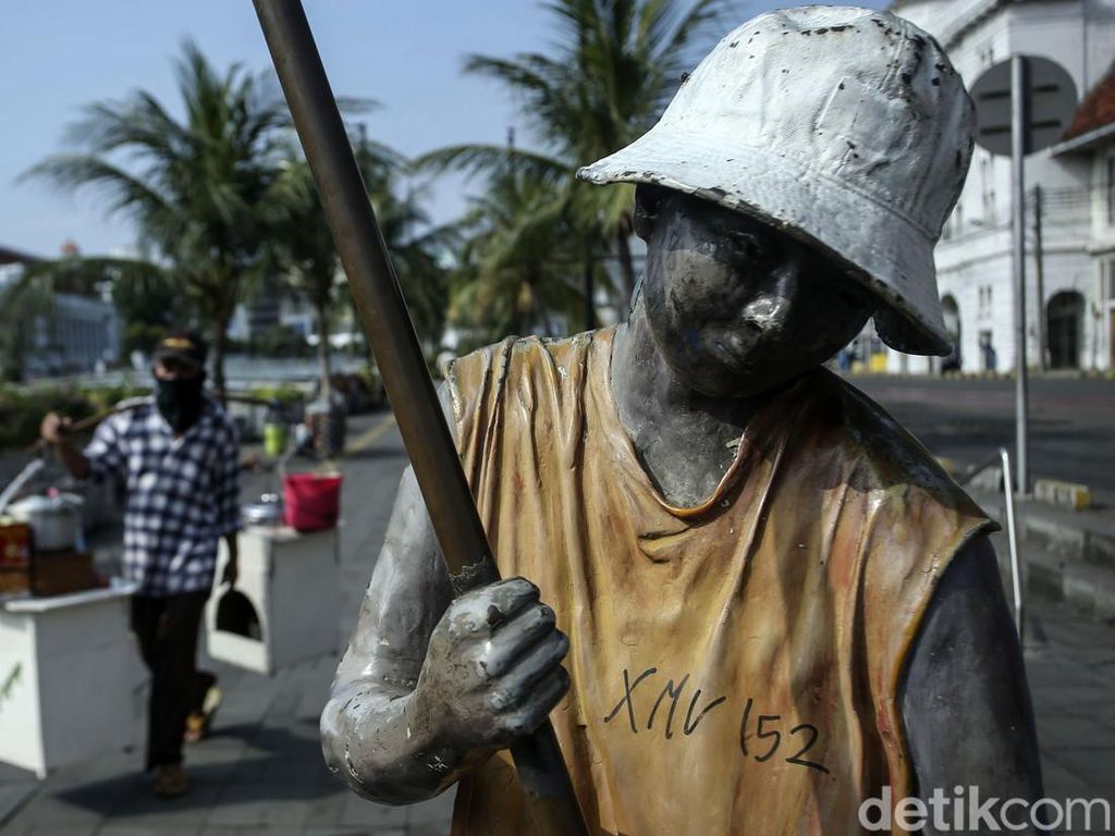 Duh... Patung di Kota Tua Jakarta Kurang Perawatan