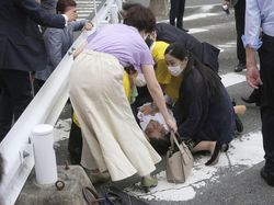 Menlu Jepang di Bali, Kabinet Diminta ke Tokyo Usai Abe Ditembak