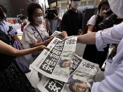 Penembakan Shinzo Abe Bikin Koran di Jepang Cetak Edisi Khusus
