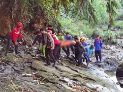 Mayat Pria Tanpa Identitas Ditemukan Mengapung di Sungai Bango Kota Malang