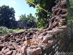 Lagi-lagi Tembok Diduga Cagar Budaya di Sukoharjo Dijebol Ekskavator