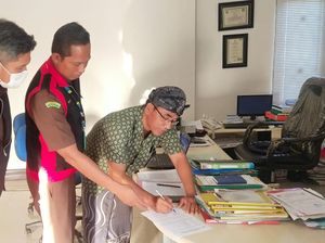 Kejari Buleleng Sita Aset LPD Anturan atas Nama Tersangka NAW Kejari Buleleng Sita Aset LPD Anturan atas Nama Tersangka NAW