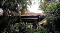 10 Potret Rumah Unik Christine Hakim, Ruang Makannya Berkonsep Warung