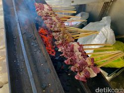 Cara Membuat Sate Kambing Empuk dan Tidak Prengus dari Sate Pak Bustaman Cara Membuat Sate Kambing Empuk dan Tidak Prengus dari Sate Pak Bustaman