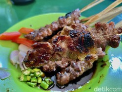 30 Tahun Berdiri, Kios Sate Ini Selalu Ramai Pembeli