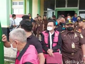 Tersangka Korupsi dan Ditahan Jaksa, Sekda Bengkulu Tengah Dinonaktifkan Tersangka Korupsi dan Ditahan Jaksa, Sekda Bengkulu Tengah Dinonaktifkan