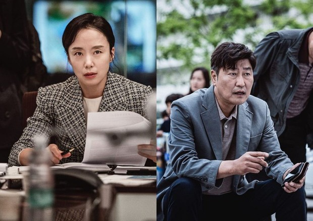 Song Kang Ho dan Jeon Do Yeon dalam film Emergency Declaration/Foto: soompi Song Kang Ho dan Jeon Do Yeon dalam film Emergency Declaration
