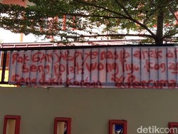 Kisruh PPDB SMAN 1 Batang, Muncul Spanduk Pak Ganjar Piye Nasib Anakku