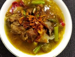 3 Resep Asem-Asem Daging Sapi yang Kuahnya Asam Menyengarkan