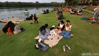 Ah... Syahdu juga Telaga Ngipik Gresik Ini