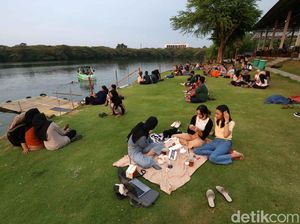 Ah... Syahdu juga Telaga Ngipik Gresik Ini Ah... Syahdu juga Telaga Ngipik Gresik Ini