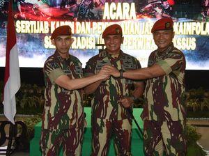 Danjen Kopassus Pimpin Sertijab, Letkol Marlon Kini Jubir Korps Baret Merah Danjen Kopassus Pimpin Sertijab, Letkol Marlon Kini Jubir Korps Baret Merah