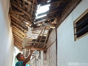 Gempa Lumajang Terasa di Jember, Genting Rumah Warga Berjatuhan Gempa Lumajang Terasa di Jember, Genting Rumah Warga Berjatuhan
